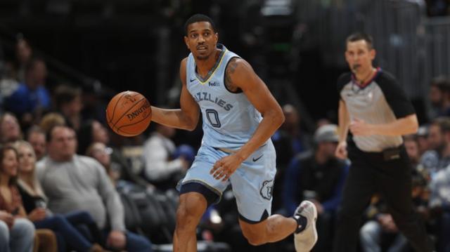 莱切vs比萨：卡马尔达、索蒂尔首发，阿金桑米罗、埃贝彻尔出战（莱切对决比萨：卡马尔达、索蒂尔先发，阿金桑米罗与埃贝彻尔登场）