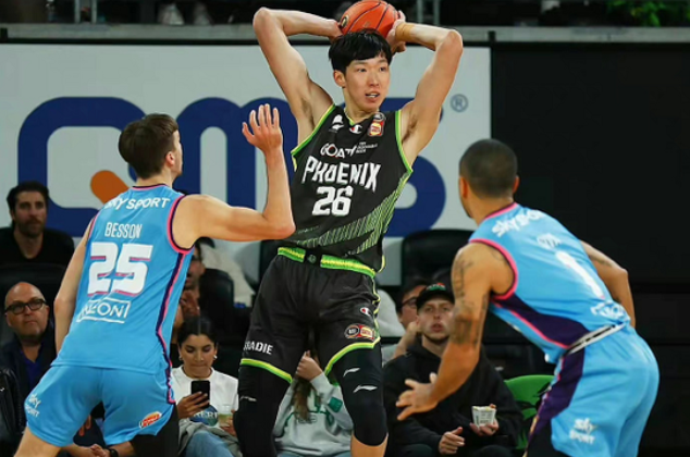 NBA交易市场动态：湖人完成外援引进,（NBA交易快讯：湖人敲定外援加盟）