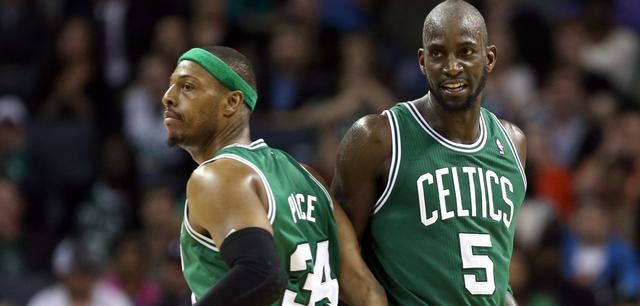 斑马队长，洛卡特利达成尤文生涯200场里程碑（洛卡特利佩戴队长袖标，迎来尤文生涯第200场里程碑）